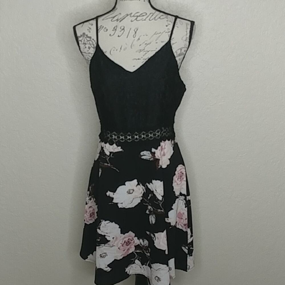 Shein Floral And Lace Spaghetti Strap Dress Size L